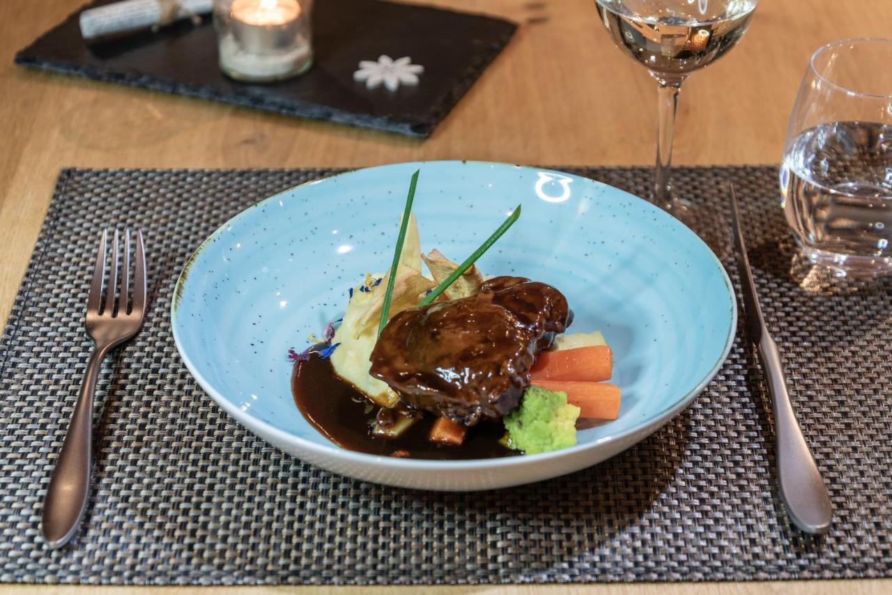 Typically Swiss Hotel Ermitage คันเดอร์ชเตค ภายนอก รูปภาพ