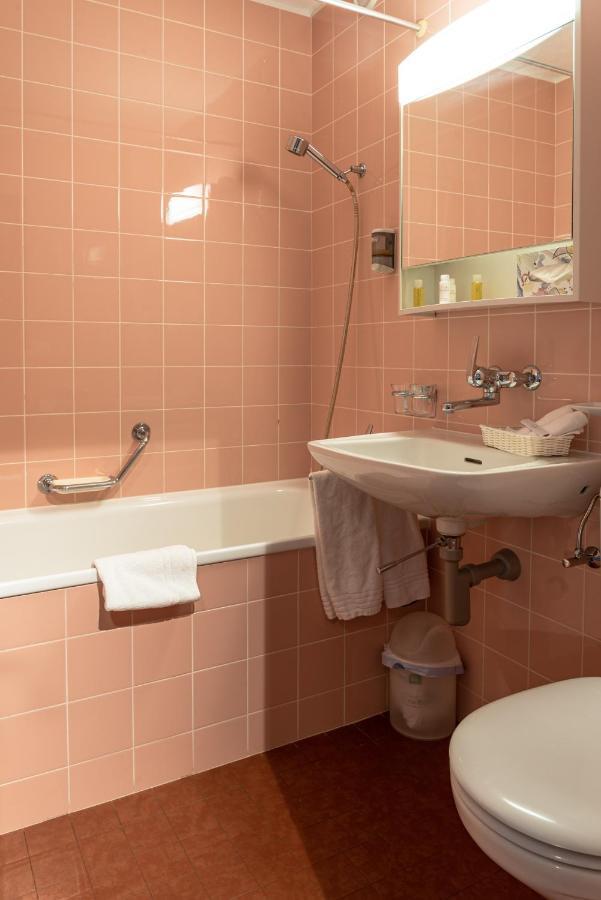 Typically Swiss Hotel Ermitage คันเดอร์ชเตค ภายนอก รูปภาพ